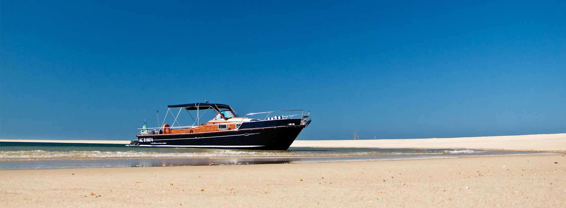 beacher nautique bateau ciel et plage