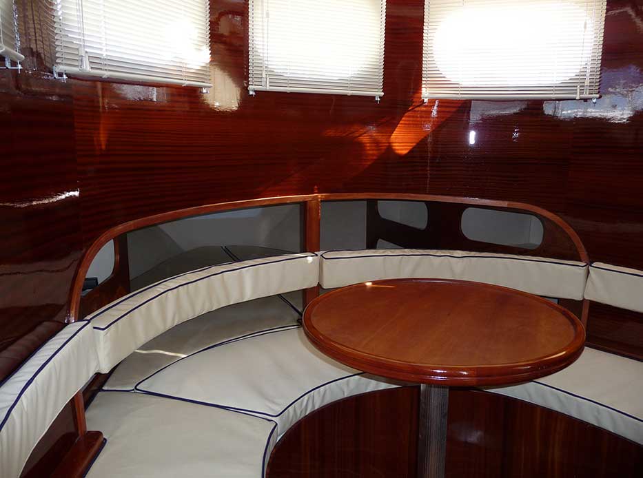 beacher nautique trawler bateau traditionnel table