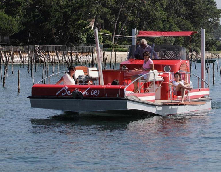 Beacher R Bateau de plaisance fond plat faible tirant d'eau — free download